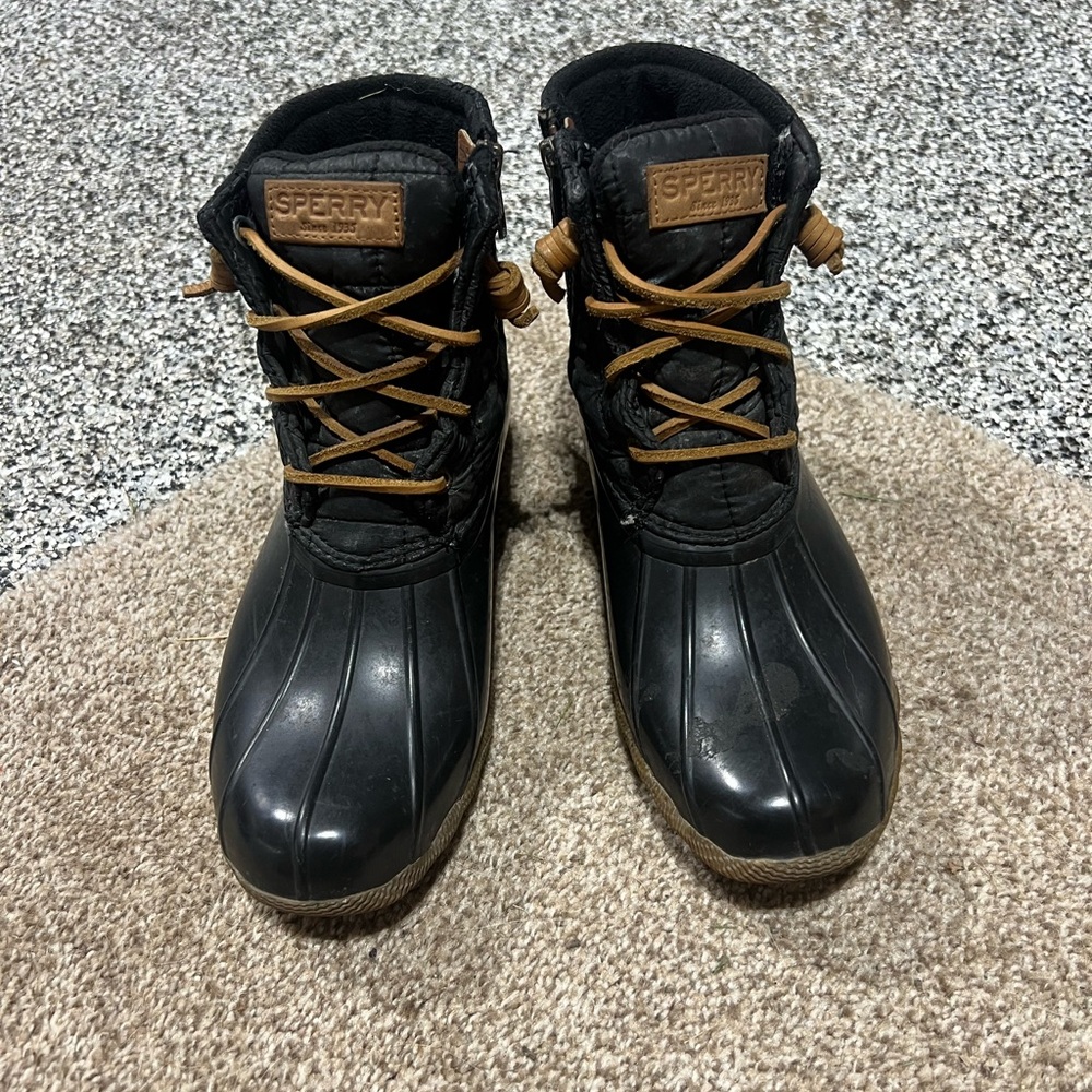 Sperry Women's Black and Tan Winter Boots